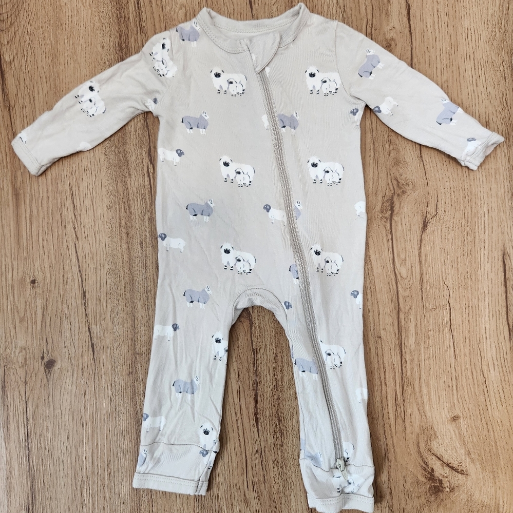 Kyte Baby 0-3 months Zippered Romper in Lamb (Retired)
